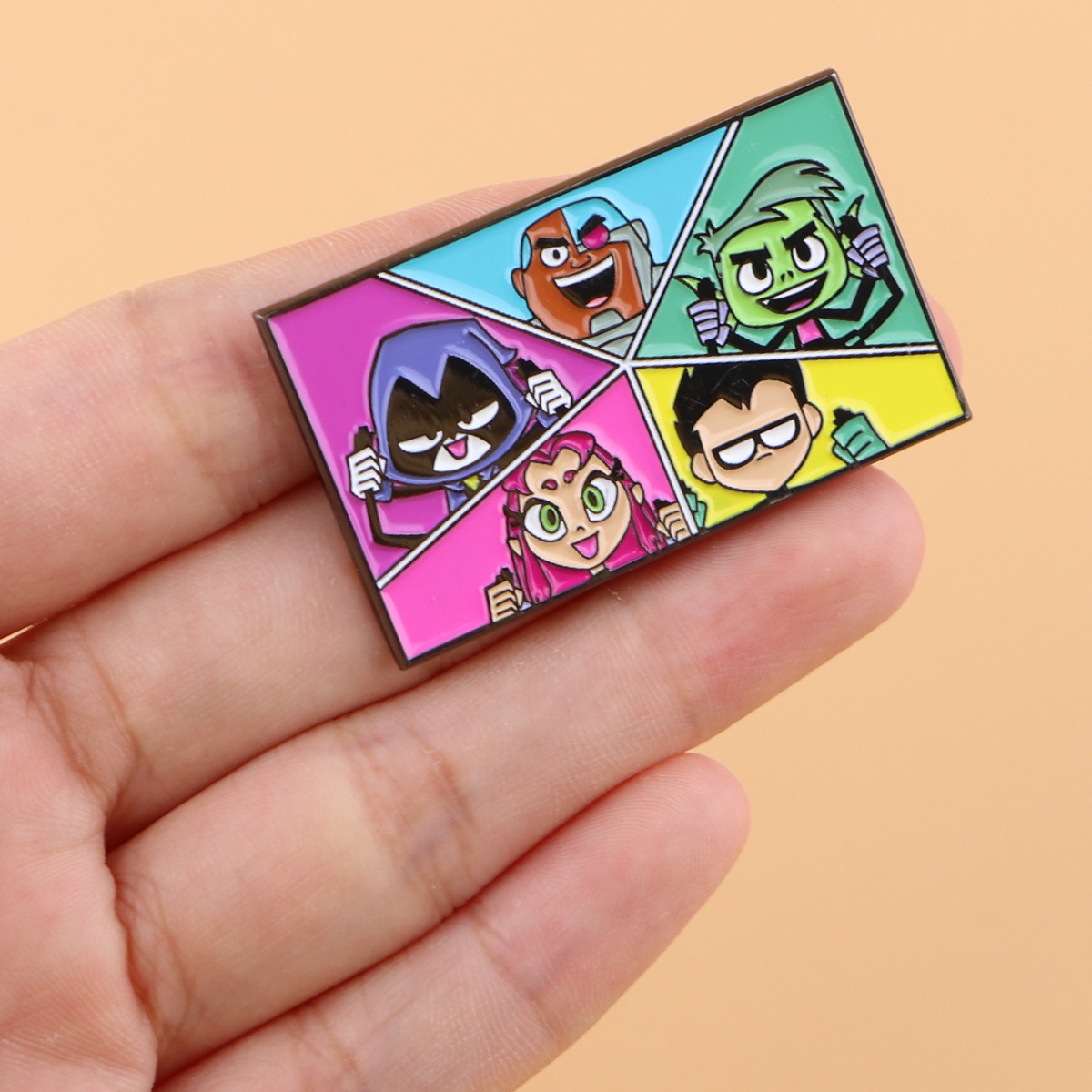 Tuxedo Lapel Pin - شارة معدنية مطلية بالمينا لفريق أبطال